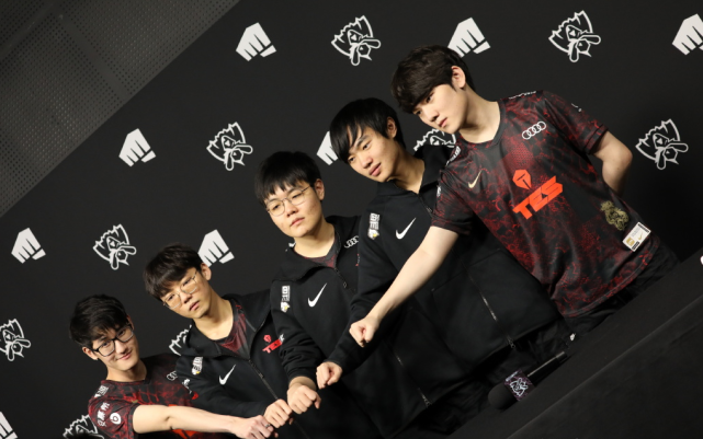 守中因危险 守中因危险